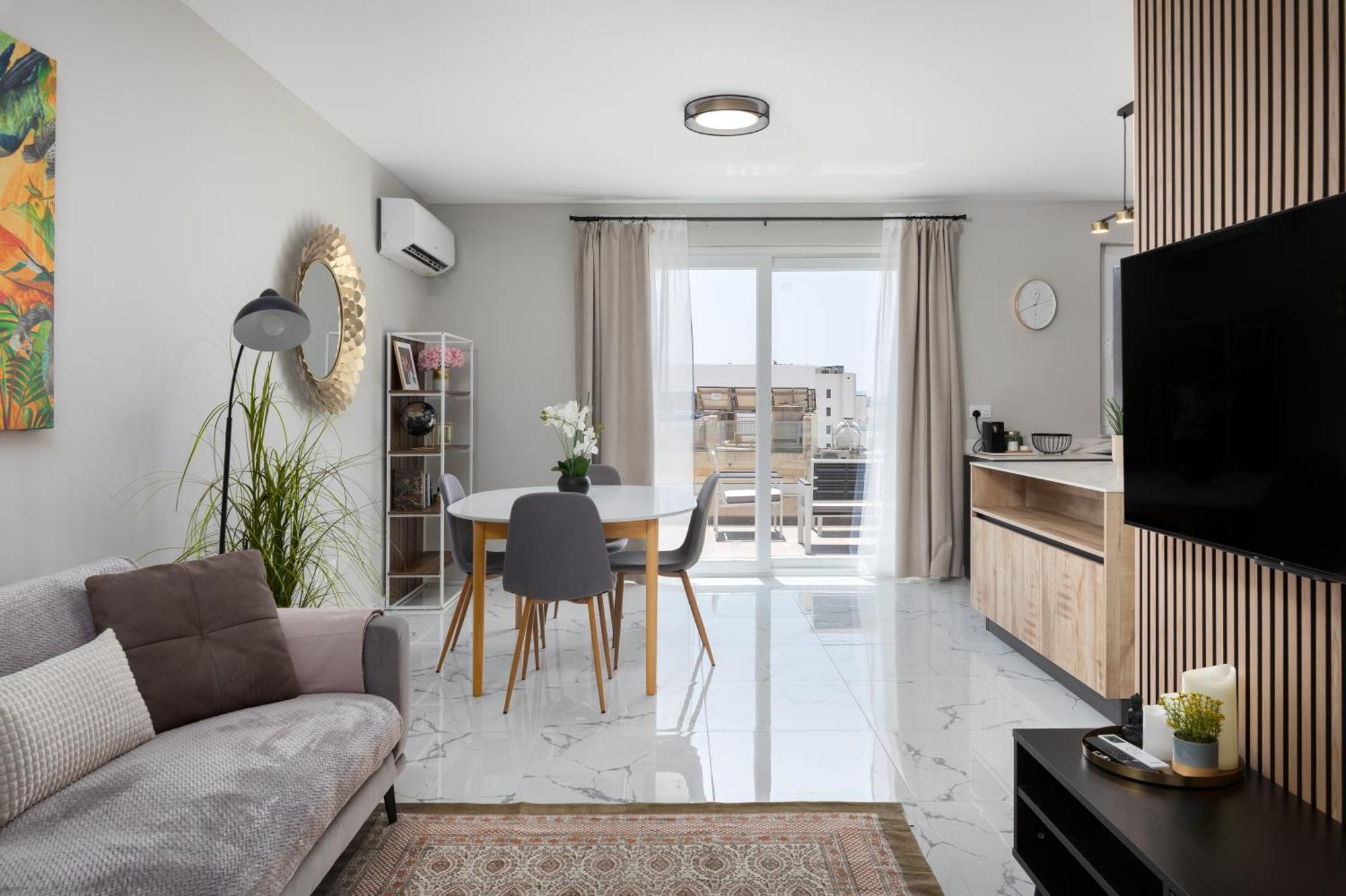 Modern 2Br Cosy Apartment With Large Terrace - Close To Manoel Island & Tigne Shopping Mall Сліма Екстер'єр фото